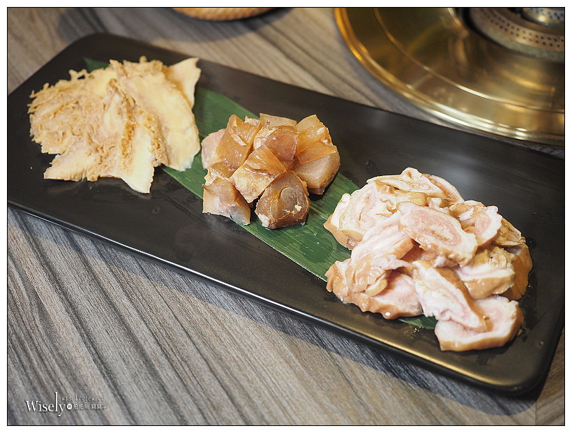 《台北中山。捷運中山站》青花驕 麻辣火鍋：清新果香麻辣搭配古早酸味白菜的鴛鴦鍋