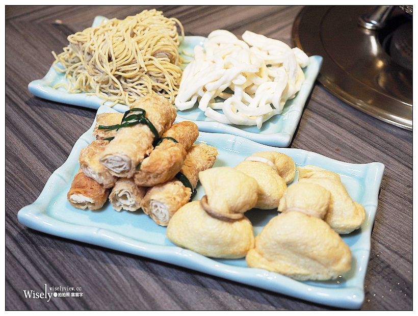 《台北中山。捷運中山站》青花驕 麻辣火鍋：清新果香麻辣搭配古早酸味白菜的鴛鴦鍋