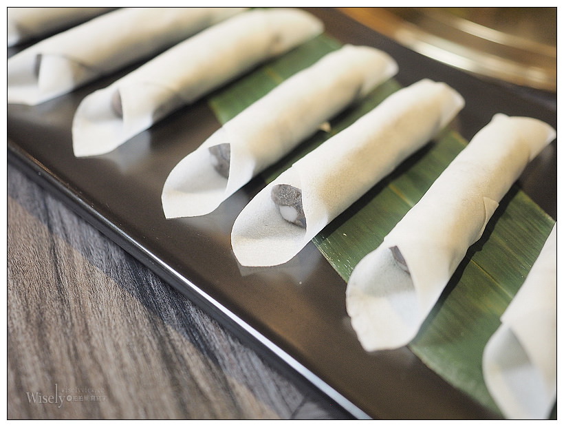 《台北中山。捷運中山站》青花驕 麻辣火鍋：清新果香麻辣搭配古早酸味白菜的鴛鴦鍋