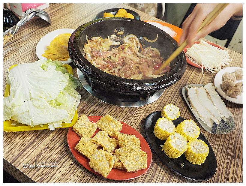台北萬華。雅香石頭火鍋-西門總店︱在地40年超高CP值的美味正餐宵夜