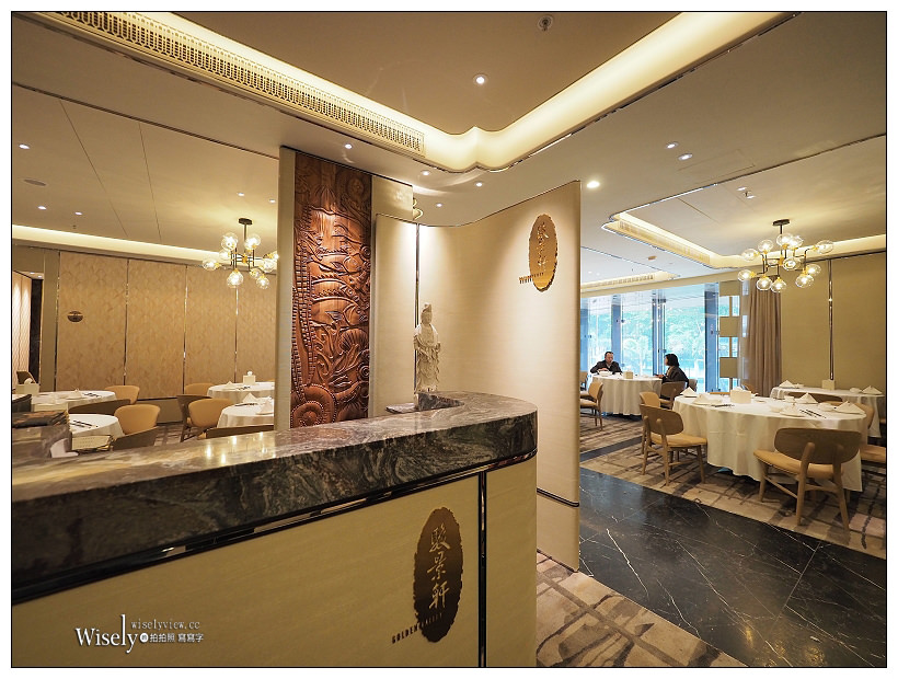 《香港灣仔住宿推薦》英皇駿景酒店(The Emperor Hotel) ：近時代廣場位於皇后大道東上，鬧中取靜環境