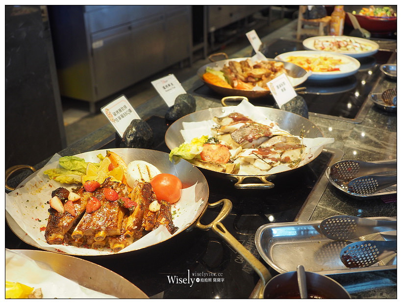 《新北市板橋區。捷運板橋站美食》Mega 50/50樓 Café:全國最高自助餐廳 & 二月限定「莓好時光」 《新北市板橋區。捷運板橋站美食》Mega 50/50樓 Café:全國最高自助餐廳 & 二月限定「莓好時光」