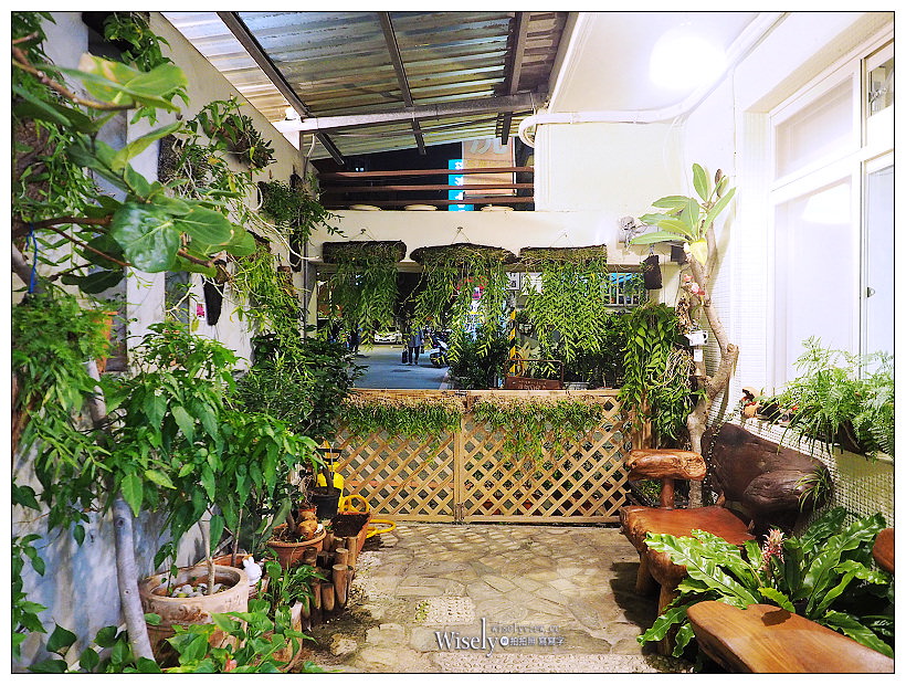 新北新店。捷運大坪林站︱和樂食堂：牛肉麵好吃價格偏高，六種辣椒醬任選