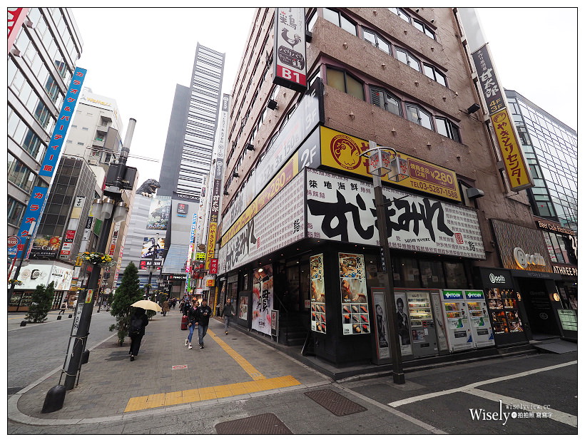 東京新宿。歌舞伎町︱Booth Net Cafe & Capsule（伯斯奈特咖啡廳及膠囊旅館）：漫畫網咖千元住宿，交通便利購物方便，男女分樓且24小時營業