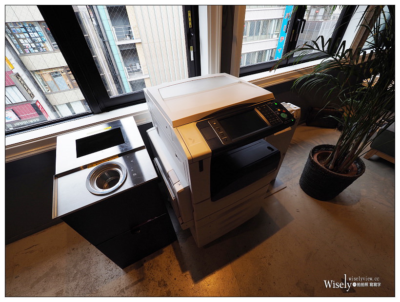 東京新宿。歌舞伎町︱Booth Net Cafe & Capsule（伯斯奈特咖啡廳及膠囊旅館）：漫畫網咖千元住宿，交通便利購物方便，男女分樓且24小時營業