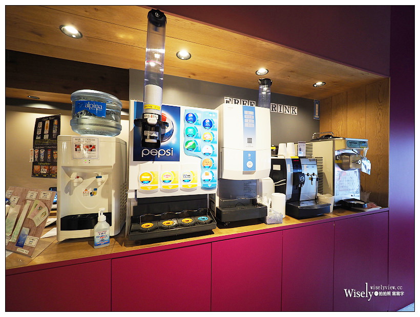 東京新宿。歌舞伎町︱Booth Net Cafe & Capsule（伯斯奈特咖啡廳及膠囊旅館）：漫畫網咖千元住宿，交通便利購物方便，男女分樓且24小時營業