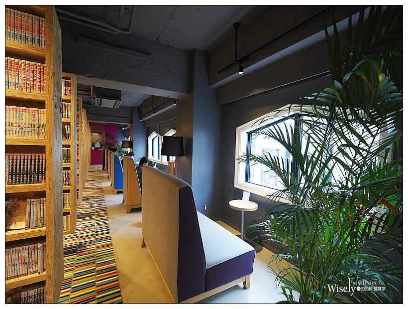 東京新宿。歌舞伎町︱Booth Net Cafe & Capsule（伯斯奈特咖啡廳及膠囊旅館）：漫畫網咖千元住宿，交通便利購物方便，男女分樓且24小時營業