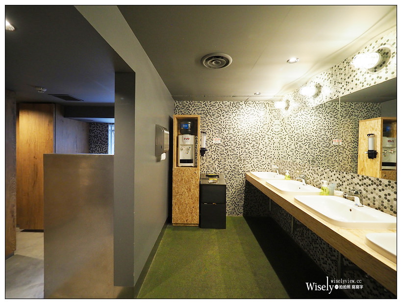 東京新宿。歌舞伎町︱Booth Net Cafe & Capsule（伯斯奈特咖啡廳及膠囊旅館）：漫畫網咖千元住宿，交通便利購物方便，男女分樓且24小時營業