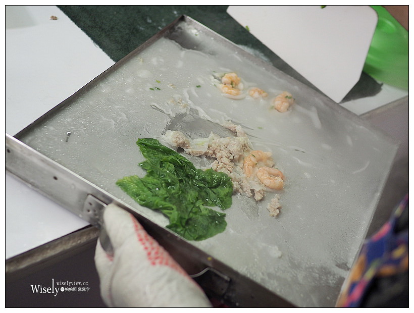 新北新店。建國市場美食︱正宗廣東腸粉：純米現磨50元起，推薦蝦仁口味