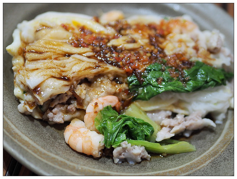 新北新店。建國市場美食︱正宗廣東腸粉：純米現磨50元起，推薦蝦仁口味