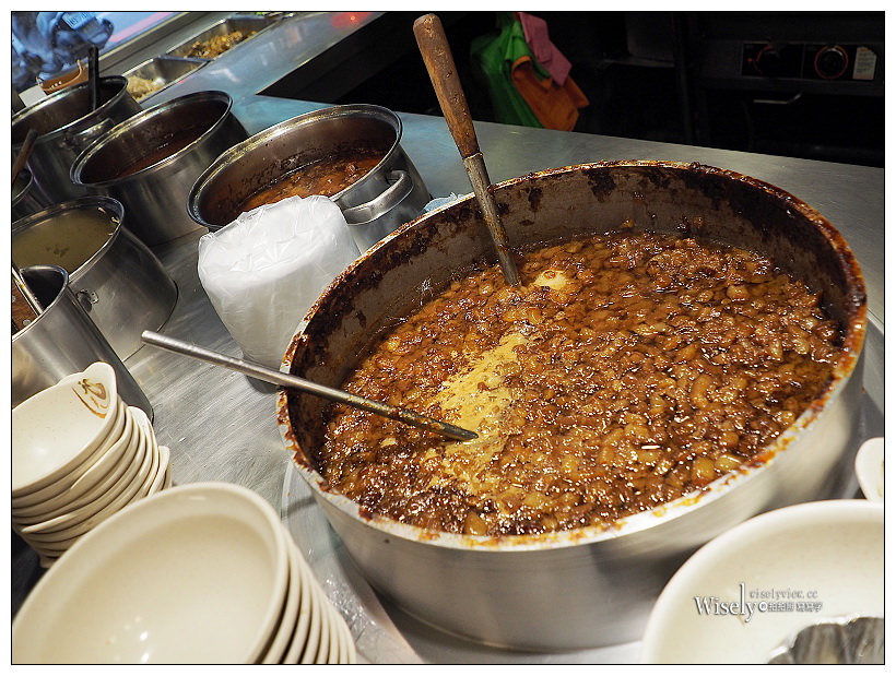 台北中山。捷運雙連站︱名家魯肉飯：滷肉飯道地份量少，鄰近林森北路一帶