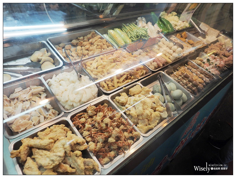 新北永和。民享街黃昏市場︱大勇街甜不辣＋臭豆腐＋香菇肉羹、嚐鮮香料炸雞店、阿財肉包、碳烤地瓜