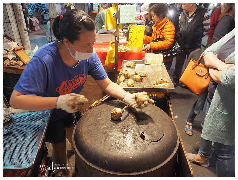 新北永和。民享街黃昏市場︱大勇街甜不辣＋臭豆腐＋香菇肉羹、嚐鮮香料炸雞店、阿財肉包、碳烤地瓜