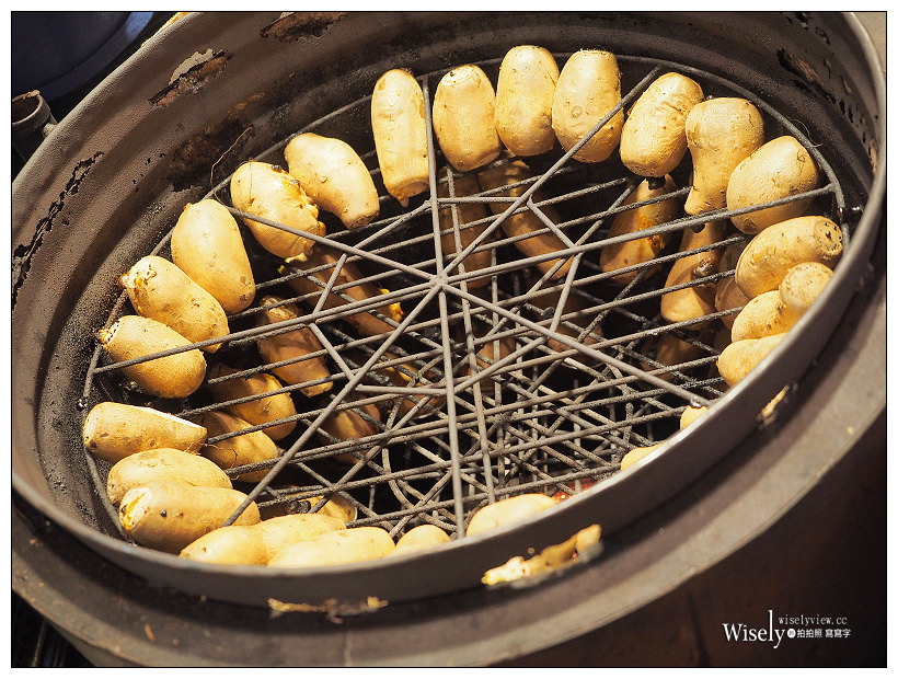 新北永和。民享街黃昏市場︱大勇街甜不辣＋臭豆腐＋香菇肉羹、嚐鮮香料炸雞店、阿財肉包、碳烤地瓜