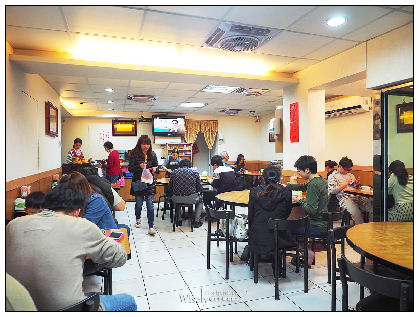新北新店。旺達熱炒︱排骨飯、牛肉炒飯&炒碼麵，百元平價熱炒～捷運七張站美食 x 新店百元熱炒