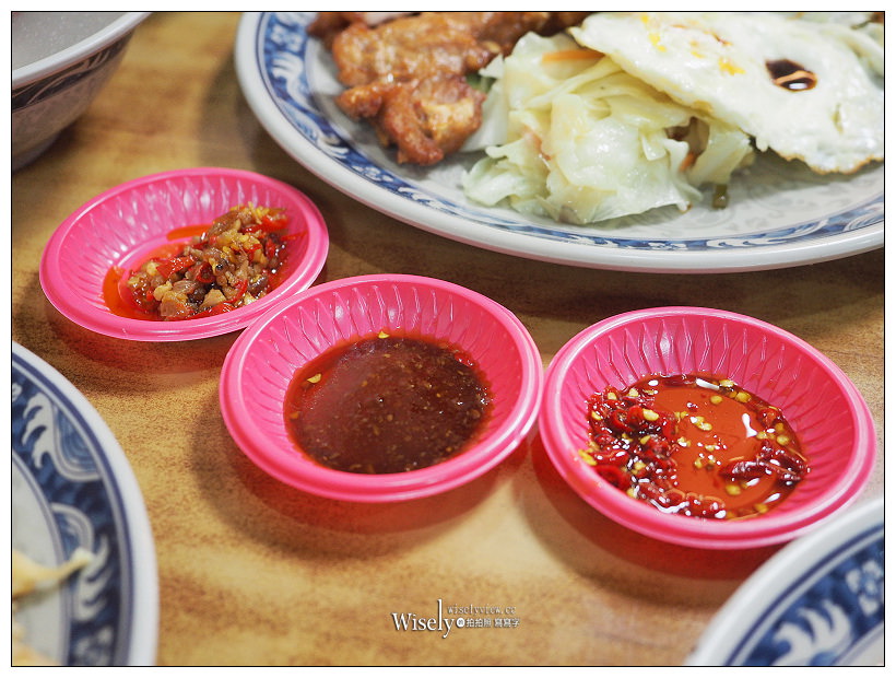 新北新店。旺達熱炒︱排骨飯、牛肉炒飯&炒碼麵，百元平價熱炒～捷運七張站美食 x 新店百元熱炒