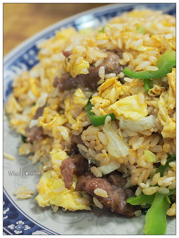 新北新店。旺達熱炒︱排骨飯、牛肉炒飯&炒碼麵，百元平價熱炒～捷運七張站美食 x 新店百元熱炒