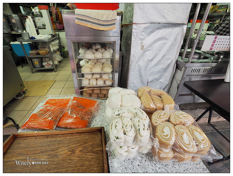 台北大安。捷運忠孝復興站︱家蓁早餐店：饅頭蛋加土雞肉，平價大份量早餐店