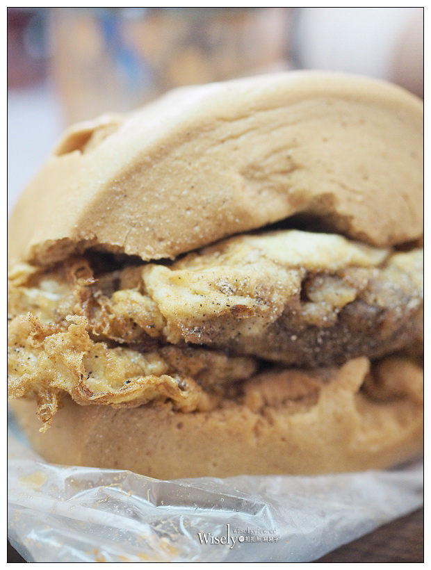 台北大同。捷運圓山站︱重慶豆漿炸蛋餅：食尚玩家推薦排隊美食，大龍峒早餐