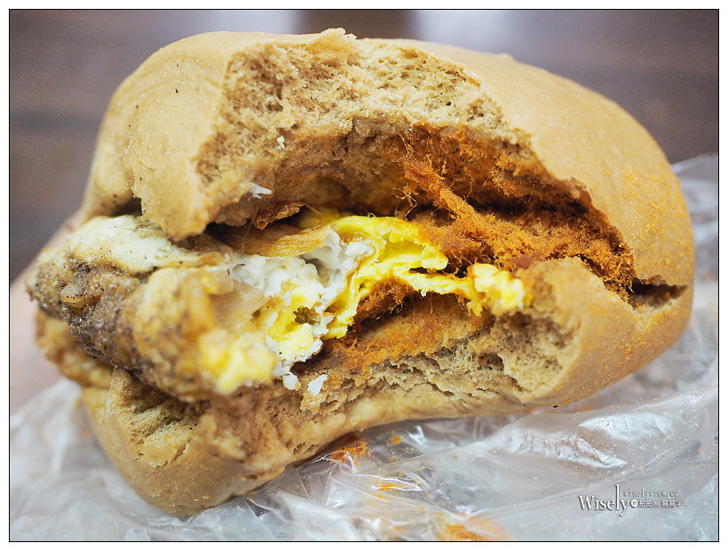 台北大同。捷運圓山站︱重慶豆漿炸蛋餅：食尚玩家推薦排隊美食，大龍峒早餐