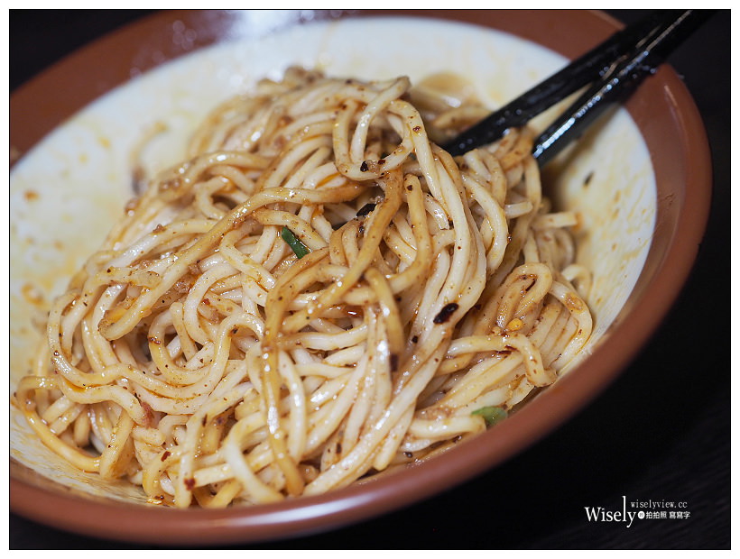 新北新店。捷運大坪林站︱川耗子麵館：肥腸酸辣麵&夫妻肺片，大豐路美食