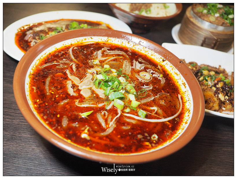 新北新店。捷運大坪林站︱川耗子麵館：肥腸酸辣麵&夫妻肺片，大豐路美食