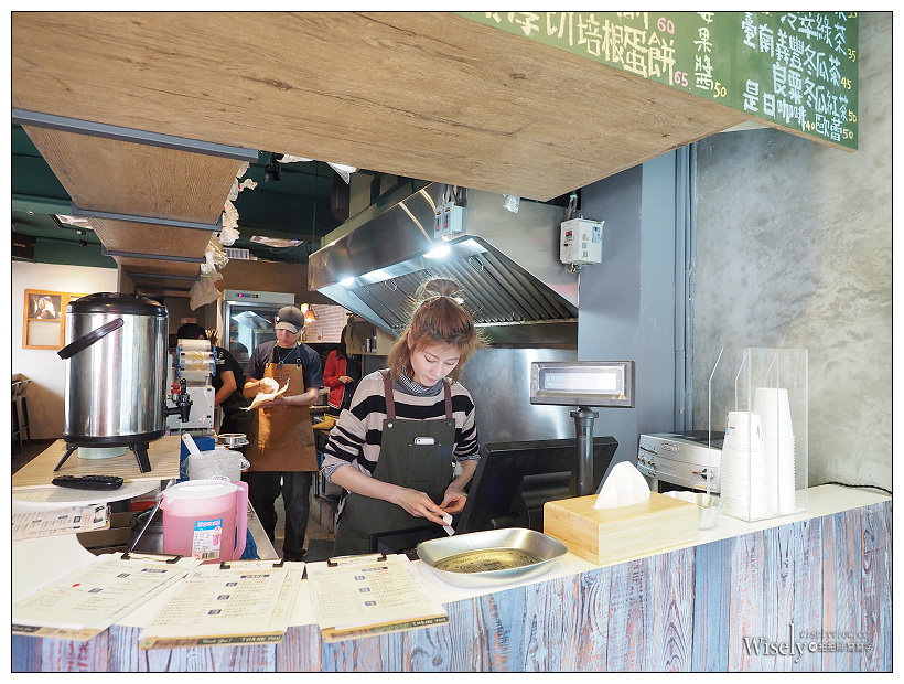 台北早餐。捷運行天宮站︱良粟商號 炭燒朝食午膳：爆漿半熟蛋吐司+燒肉蛋餅