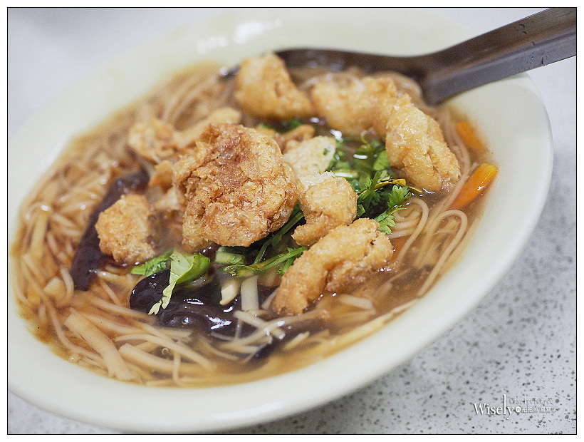 新北三重美食︱中正北路素臭豆腐：素麵線、蘿蔔糕、臭豆腐～加辣更好吃