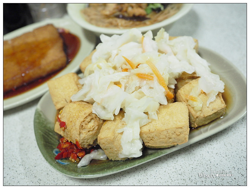新北三重美食︱中正北路素臭豆腐：素麵線、蘿蔔糕、臭豆腐～加辣更好吃