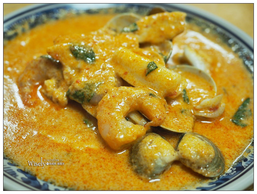 高雄新興。捷運美麗島站︱泰國料理現炒小吃店：平價巷弄百元熱炒美食