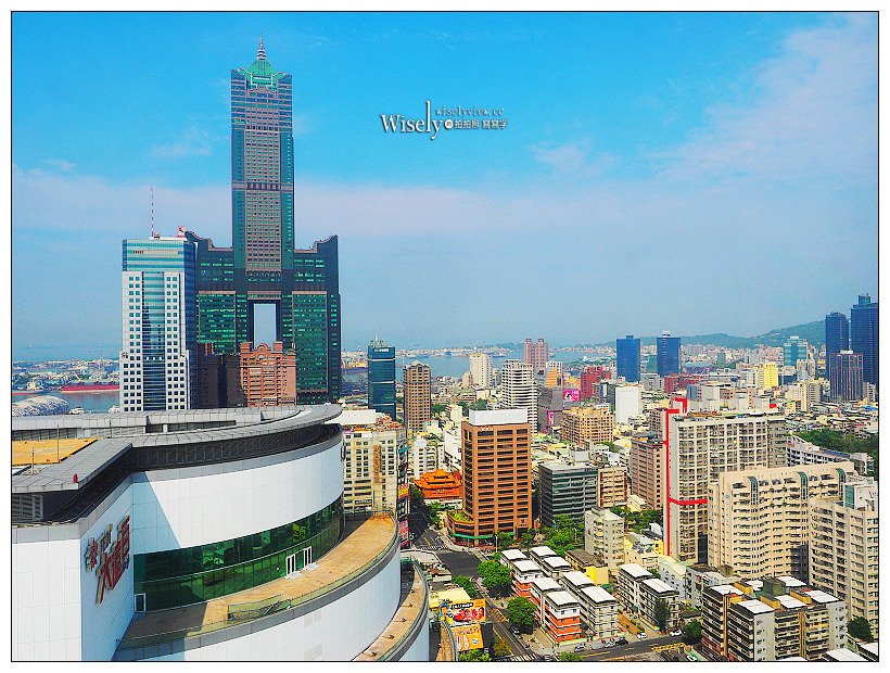 高雄前鎮。捷運三多商圈站︱和逸飯店•高雄中山館：Cozzi THE Roof餐廳～自助餐吃到飽 + 乾式熟成肋眼牛排，搭配30高樓層海港景色，套餐價NT360起