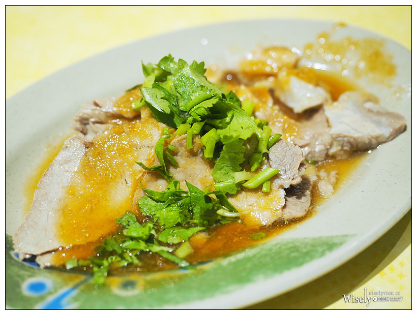 新北三重。捷運台北橋站︱店小二魯肉飯：平價銅板必吃美食，大同北路便當