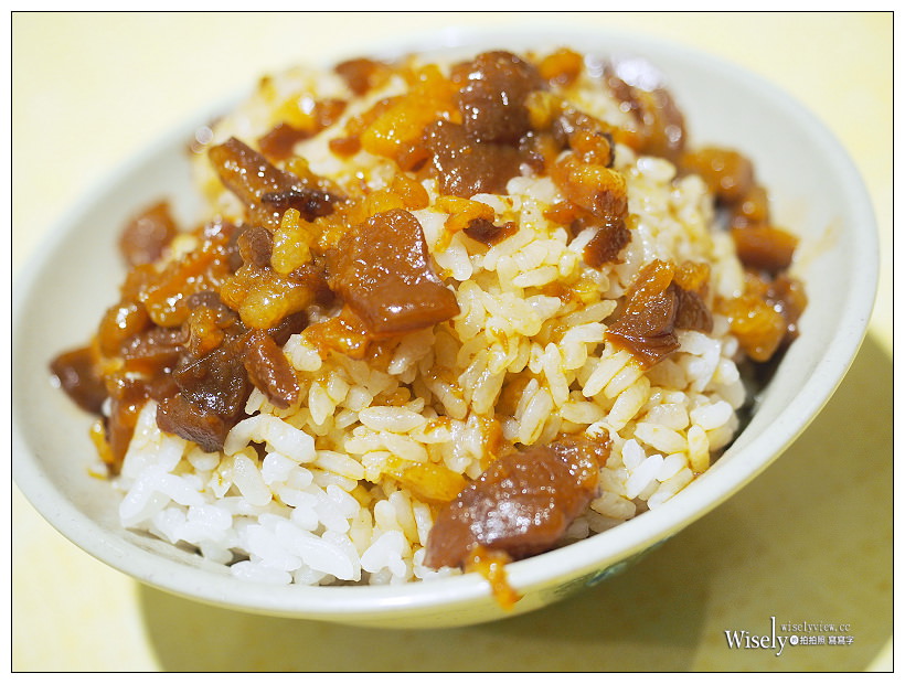 新北三重。捷運台北橋站︱店小二魯肉飯：平價銅板必吃美食，大同北路便當