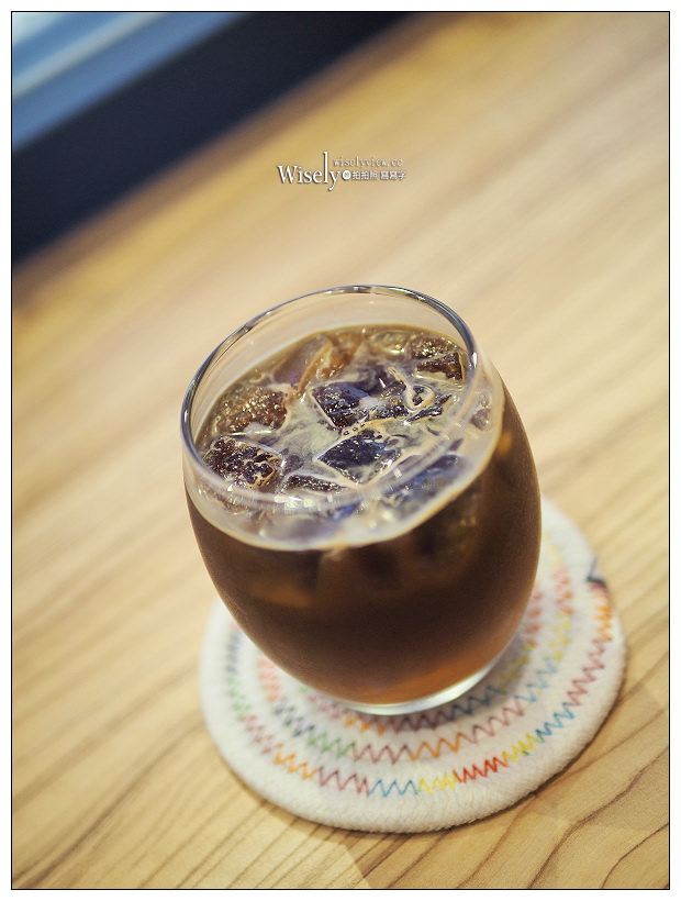 新北板橋。捷運府中站︱KINO KINO CAFÉ：倉後街裡英倫風格特色咖啡店～特調義式濃縮加津津蘆筍汁，不限時WiFi插座