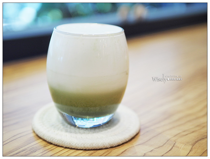 新北板橋。捷運府中站︱KINO KINO CAFÉ：倉後街裡英倫風格特色咖啡店～特調義式濃縮加津津蘆筍汁，不限時WiFi插座