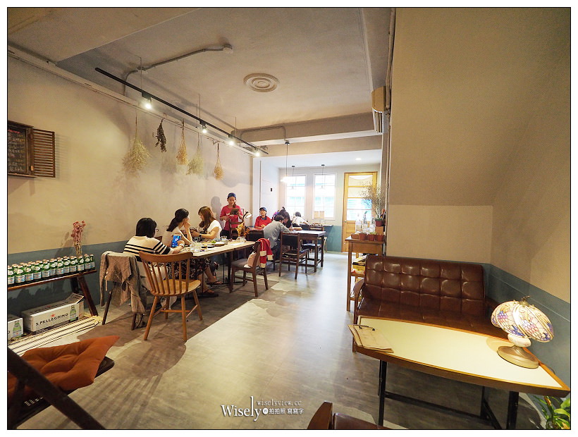 台北中山。捷運行天宮站︱疍宅(蛋宅)EggHost咖啡：小山園抹茶戚風蛋糕～搗蛋鬼工作室出品，提供WiFi插座不限時