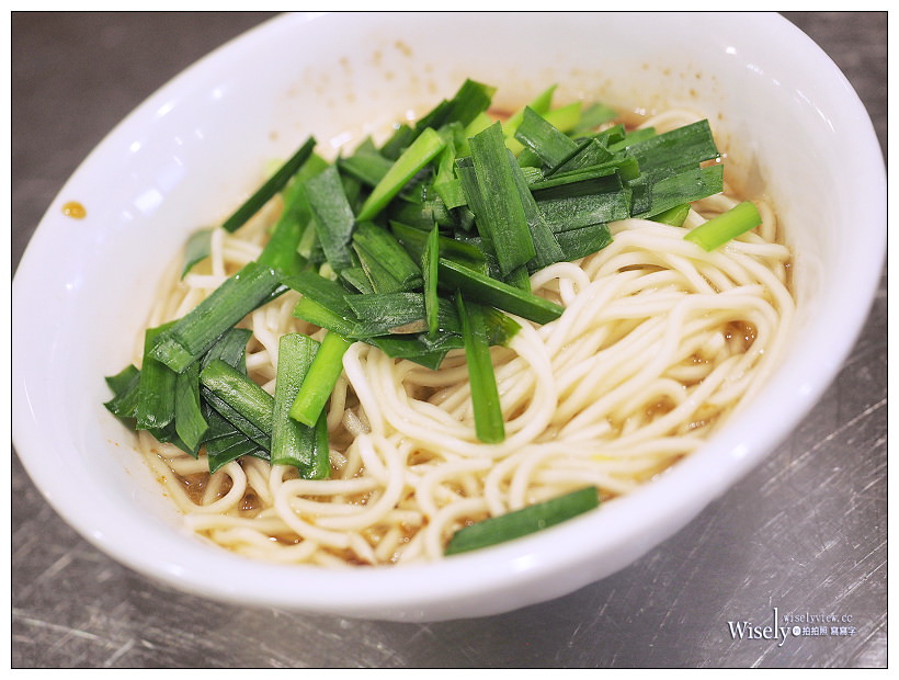 板橋。黃石市場老曹餛飩︱人氣餛蛋麵加蛋包更好吃，在地一甲子的老味道