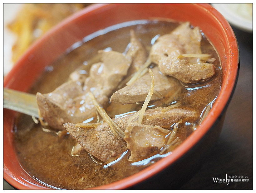 台北。兄妹美食館︱平價簡餐便當熱炒，大推巨無霸蛋包飯～行天宮錦州街美食