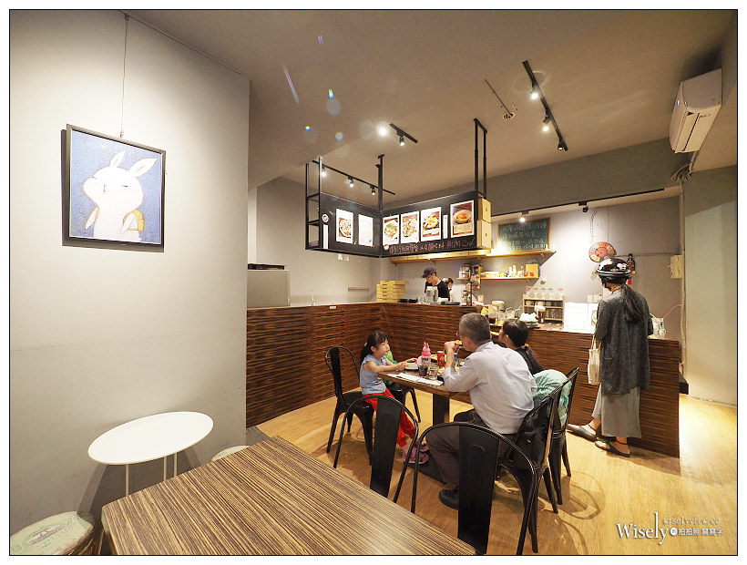 中和。Cliff’s Pizza 義式薄皮披薩專賣店︱近捷運永安市場站，四號公園美食～現做輕食可外帶，價格略高但味道還不錯的克里夫比薩