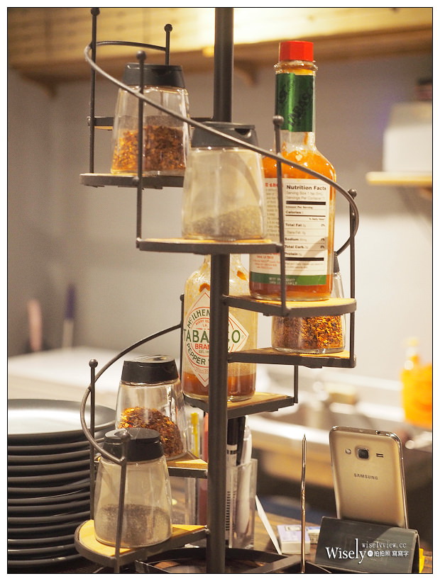 中和。Cliff’s Pizza 義式薄皮披薩專賣店︱近捷運永安市場站，四號公園美食～現做輕食可外帶，價格略高但味道還不錯的克里夫比薩