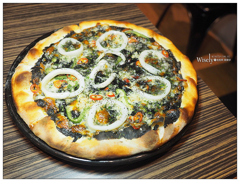 中和。Cliff’s Pizza 義式薄皮披薩專賣店︱近捷運永安市場站，四號公園美食～現做輕食可外帶，價格略高但味道還不錯的克里夫比薩