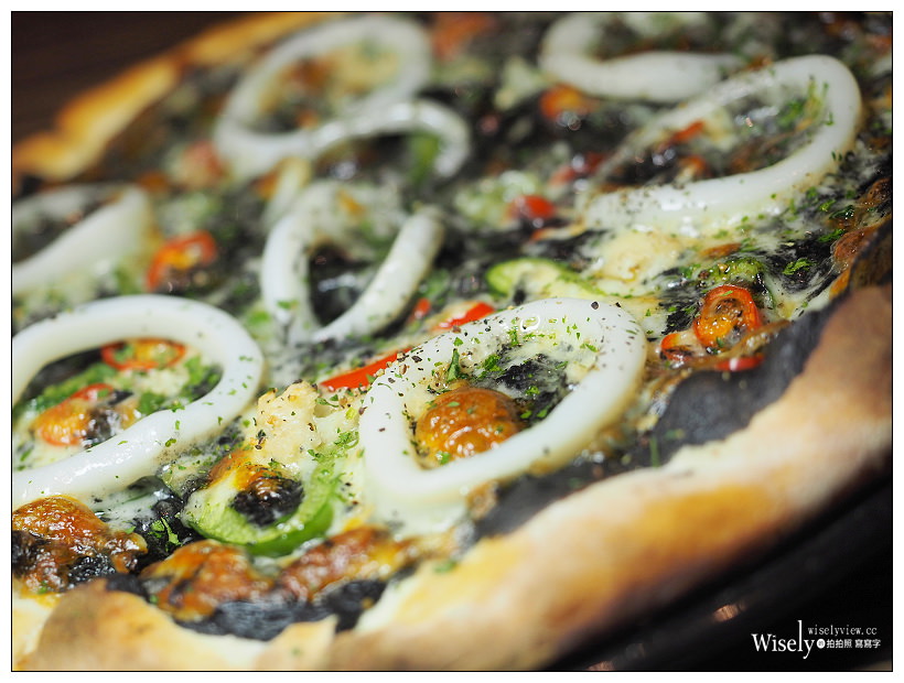 中和。Cliff’s Pizza 義式薄皮披薩專賣店︱近捷運永安市場站，四號公園美食～現做輕食可外帶，價格略高但味道還不錯的克里夫比薩