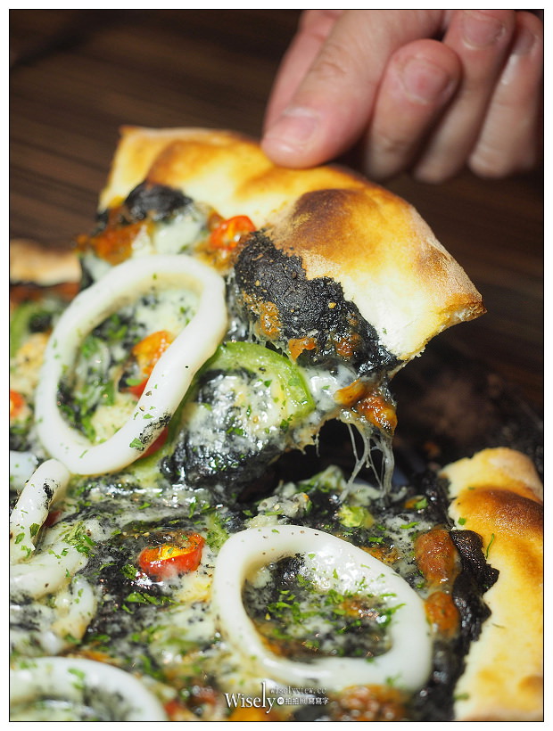 中和。Cliff’s Pizza 義式薄皮披薩專賣店︱近捷運永安市場站，四號公園美食～現做輕食可外帶，價格略高但味道還不錯的克里夫比薩