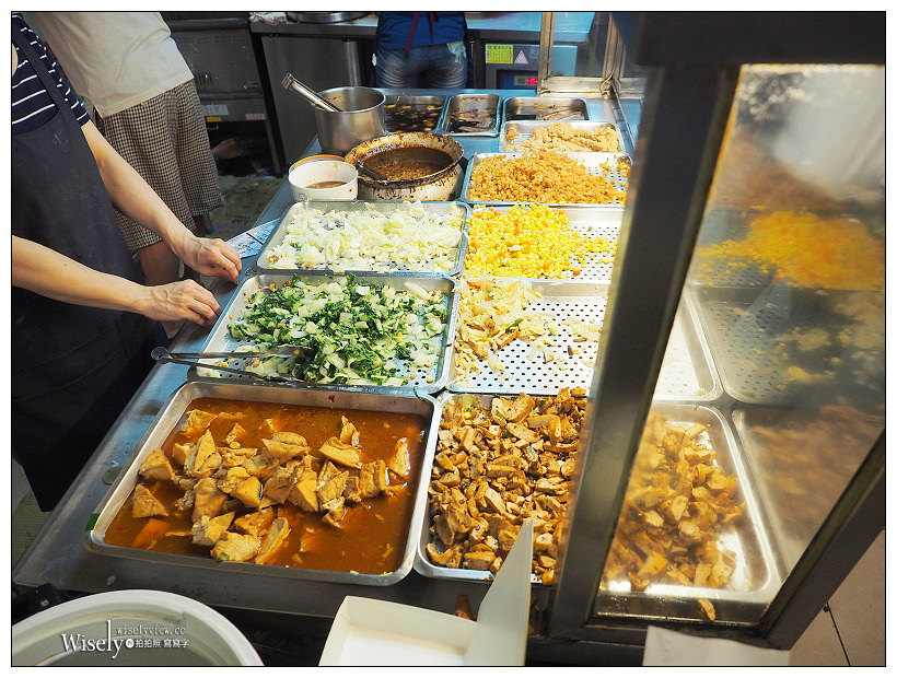 新北永和。名食天下︱好吃的四拼飯、炸雞腿飯,亮點是魯肉飯~近樂華夜市 新北永和。名食天下︱好吃的四拼飯、炸雞腿飯,亮點是魯肉飯~近樂華夜市