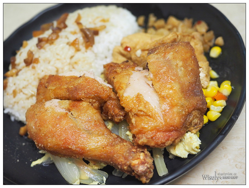 新北永和。名食天下︱好吃的四拼飯、炸雞腿飯,亮點是魯肉飯~近樂華夜市 新北永和。名食天下︱好吃的四拼飯、炸雞腿飯,亮點是魯肉飯~近樂華夜市