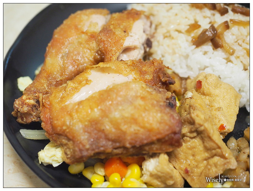 新北永和。名食天下︱好吃的四拼飯、炸雞腿飯,亮點是魯肉飯~近樂華夜市 新北永和。名食天下︱好吃的四拼飯、炸雞腿飯,亮點是魯肉飯~近樂華夜市