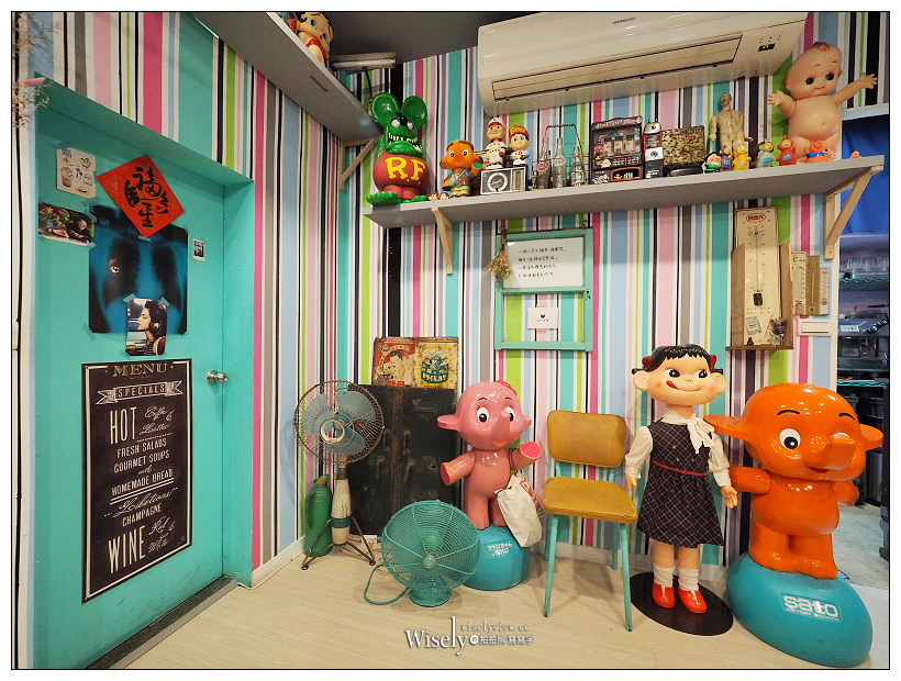 新北新店。老窗瞧瞧眨眼等.好孩子早餐店︱手桿脆皮蛋餅、熱壓吐司&肉蛋吐司～鄰近新店高中三民路上，復古雜貨設計風格，特色IG打卡輕食早午餐