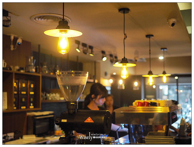 台北中正。4Mano Caffé 忠孝店︱知名冠軍咖啡與麻糬鬆餅，光華商場下午茶