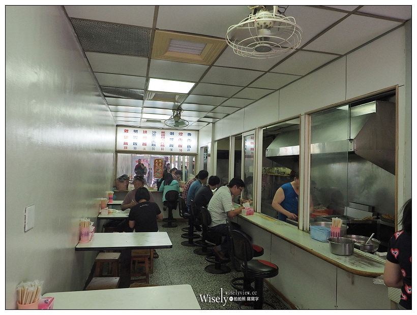 新北新店。可愛村便當︱必吃雞腿飯及焢肉飯，大豐路知名平價小吃便當美食