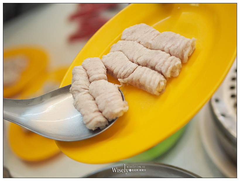 新北永和。二月牌沙茶爐︱五層澎湃海鮮塔與自製沙茶醬，扁魚蝦米湯底好新鮮；另有客製私房菜餚，以及新口味韓式豆骨鍋，多人品嚐CP值超高！